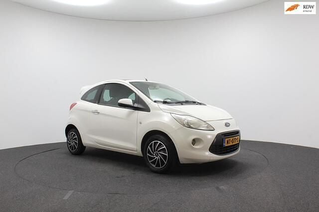 Wit Gebruikt 2012 Ford Ka Metall Hatchback | € 1.995 (Goede deal) - Afbeelding 1/4