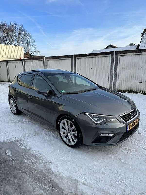 Grijs Occasion 2017 Seat Leon FR Stationwagen | € 12.000 (Eerlijke prijs) - Afbeelding 1/4