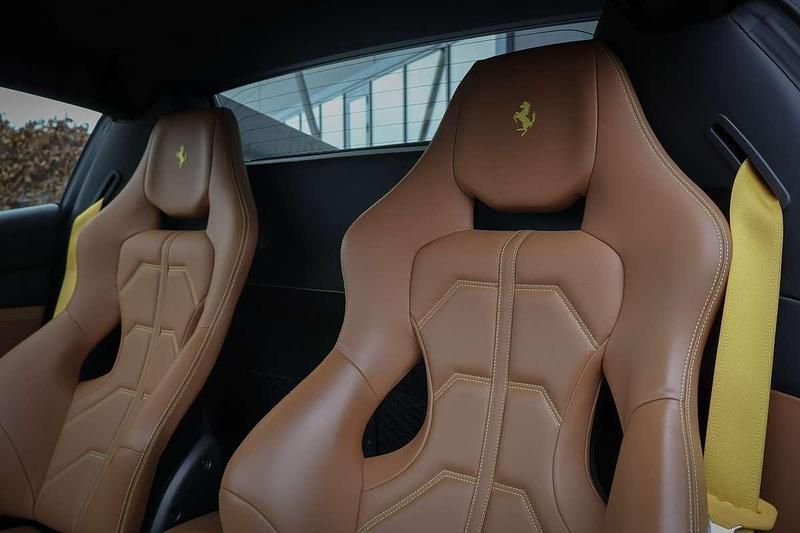 Occasion Ferrari 488 672 PK (494 kW) 2017 Grijs (metallic) Cabriolet