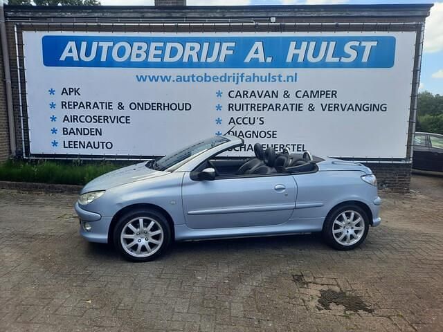Grijs Occasion 2004 Peugeot 206 CC Cabriolet | € 2.950 - Afbeelding 1/4