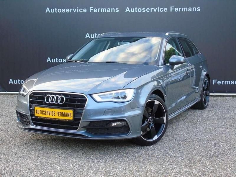 Grijs Gebruikt 2016 Audi A3 Sportback S-Line Hatchback | € 16.950 (Eerlijke prijs) - Afbeelding 1/4