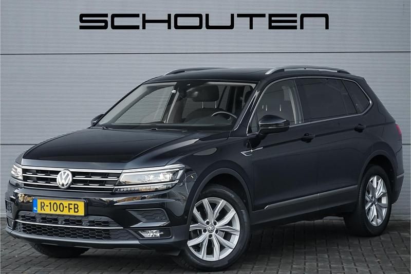 Zwart Occasion 2018 VW Tiguan Highline SUV | € 25.900 (Iets duurder) - Afbeelding 1/3