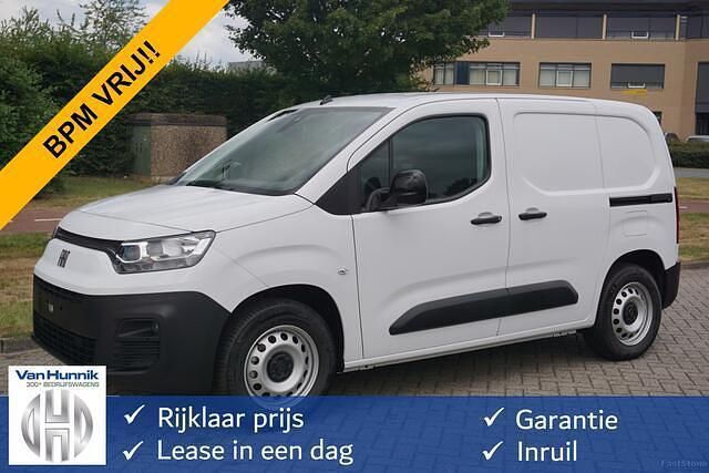 Wit Nieuw 2025 Fiat e-Doblò MPV | € 22.850 - Afbeelding 1/4