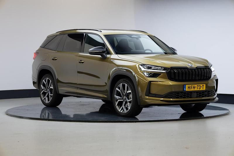 Bruin Gebruikt 2025 Skoda Kodiaq Business Line SUV | € 49.945 - Afbeelding 1/4