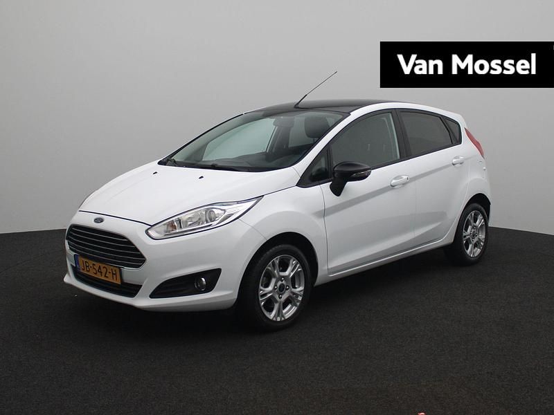 Wit Gebruikt 2016 Ford Fiesta Hatchback | € 8.845 (Eerlijke prijs) - Afbeelding 1/3