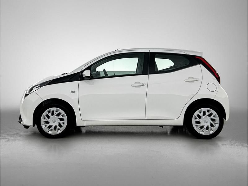Occasion Toyota Aygo X-play 53 PK (38 kW) 2022 Wit Hatchback