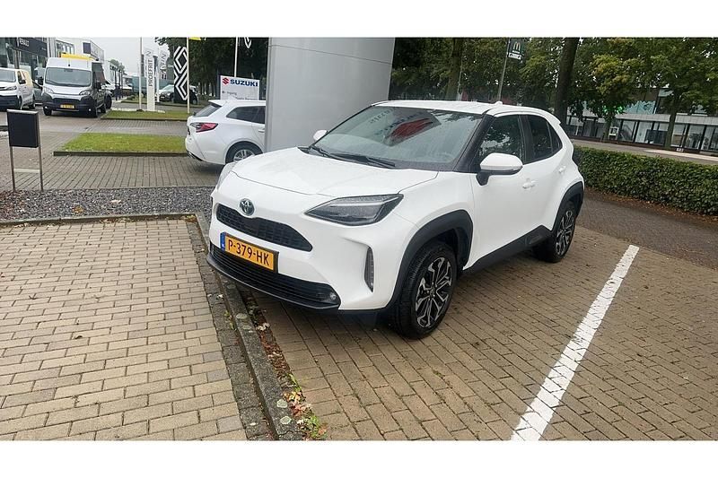Wit Occasion 2022 Toyota Yaris Hybrid Edition SUV | € 25.950 (Eerlijke prijs) - Afbeelding 1/1