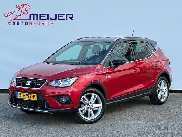 Rood Gebruikt 2019 Seat Arona Business SUV | € 19.980 (Iets duurder) - Afbeelding 1/4