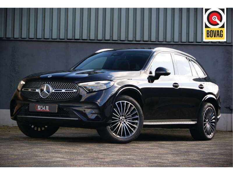 Zwart Gebruikt 2024 Mercedes GLC300e AMG line SUV | € 68.450 (Eerlijke prijs) - Afbeelding 1/4