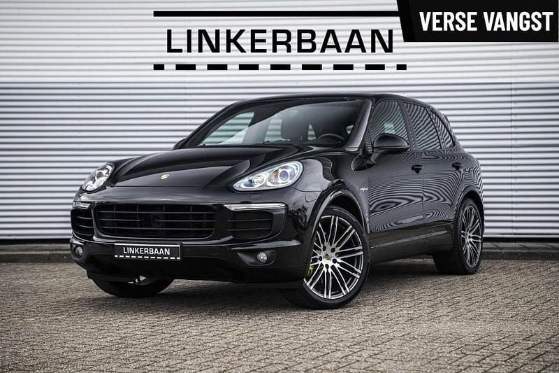 Zwart Gebruikt 2017 Porsche Cayenne Sport SUV | € 47.945 - Afbeelding 1/3