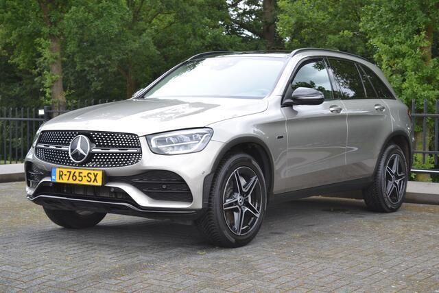 Grijs Gebruikt 2021 Mercedes GLC300 AMG SUV | € 46.350 (Goede deal) - Afbeelding 1/4