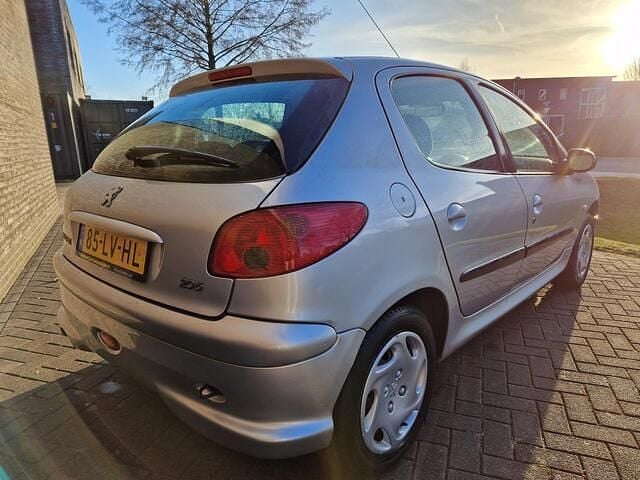 Occasion Peugeot 206 75 PK (55 kW) 2003 Grijs (metallic) Hatchback