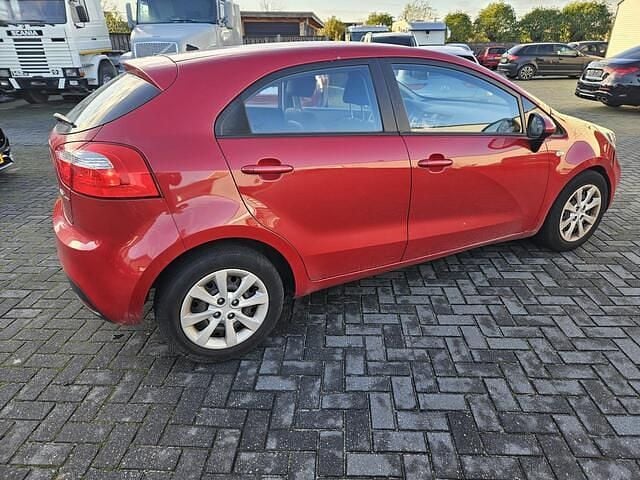 Occasion Kia Rio Comfort 86 PK (63 kW) 2013 Rood Hatchback