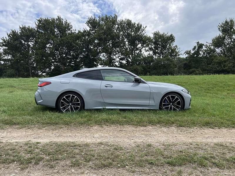 Grijs Gebruikt 2024 BMW 420 Executive Coupé | € 52.450 (Goede deal) - Afbeelding 1/4