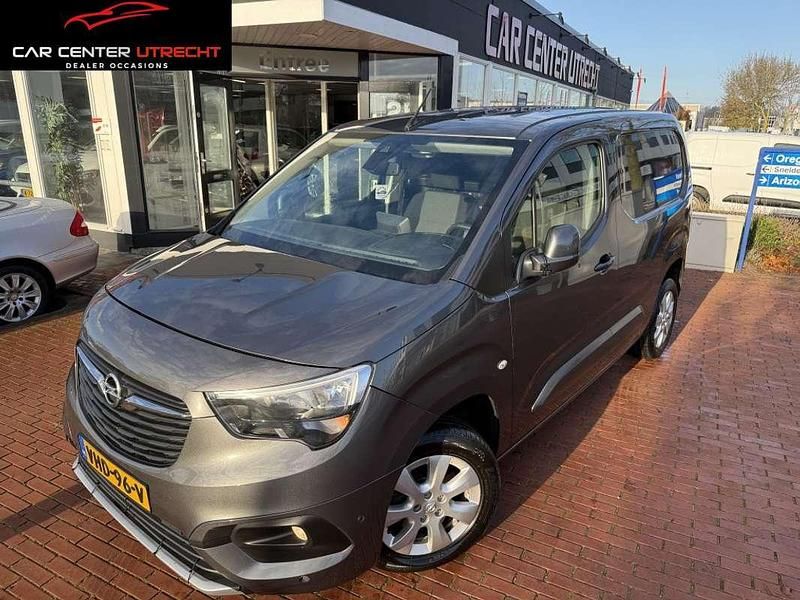 Grijs (metallic) Gebruikt 2020 Opel Combo Innovation Van | € 10.950 (Eerlijke prijs) - Afbeelding 1/4