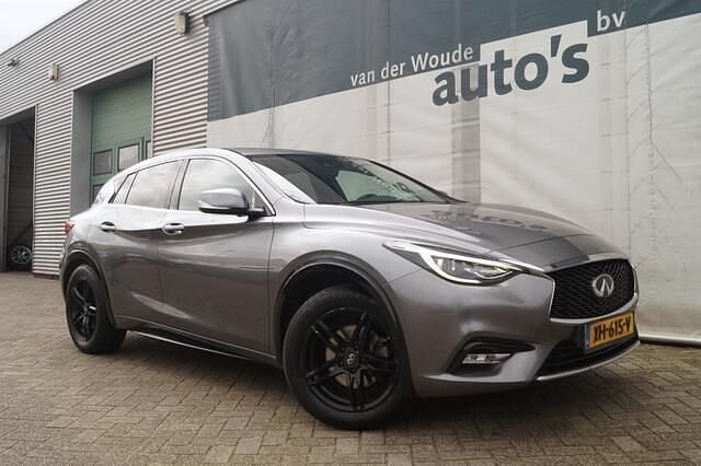 Occasion Infiniti Q30 Business 109 PK (80 kW) 2019 Grijs Hatchback