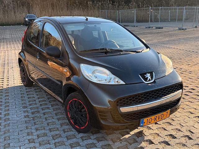 Gebruikt 2011 Peugeot 107 Hatchback | € 2.150 (Goede deal) - Afbeelding 1/4