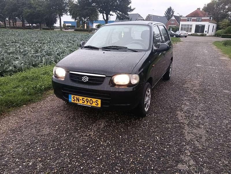 Zwart Occasion 2004 Suzuki Alto Hatchback | € 1.650 (Eerlijke prijs) - Afbeelding 1/4