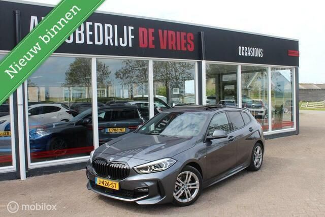 Grijs Gebruikt 2020 BMW 118 Executive Hatchback | € 24.950 (Eerlijke prijs) - Afbeelding 1/4