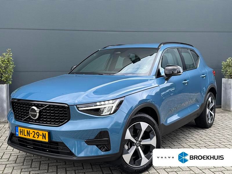 Blauw Gebruikt 2025 Volvo XC40 Plus SUV | € 45.895 (Eerlijke prijs) - Afbeelding 1/4