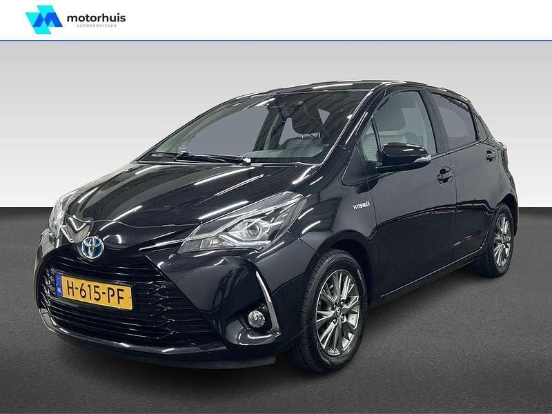 Zwart Occasion 2020 Toyota Yaris Hybrid Hatchback | € 17.495 (Eerlijke prijs) - Afbeelding 1/4