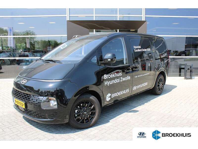Zwart Nieuw 2024 Hyundai Staria Van | € 27.900 (Eerlijke prijs) - Afbeelding 1/4