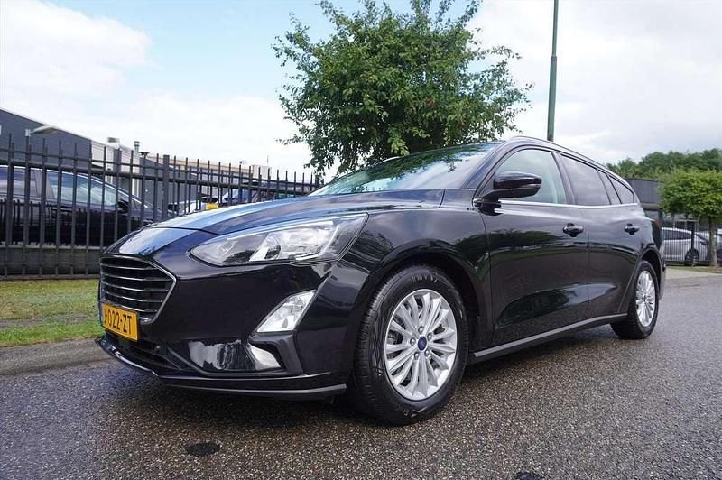 Zwart Gebruikt 2020 Ford Focus Business Edition Stationwagen | € 15.945 (Super prijs) - Afbeelding 1/4
