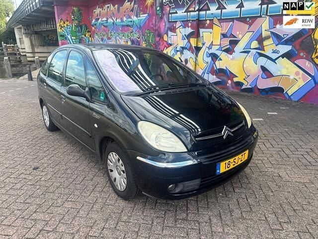 Zwart Gebruikt 2006 Citroën Xsara Picasso Attraction MPV | € 1.295 (Eerlijke prijs) - Afbeelding 1/4