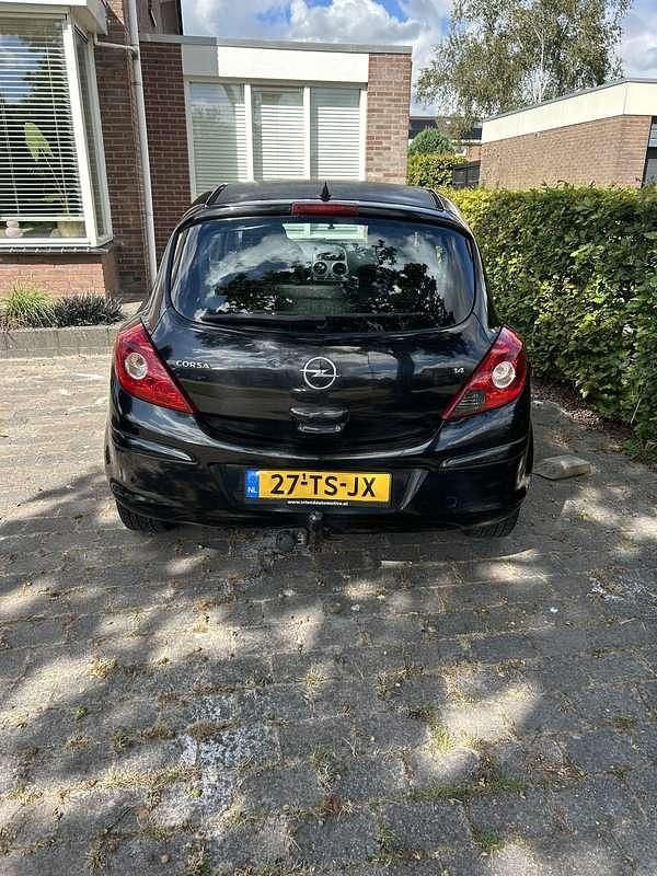 Zwart Gebruikt 2007 Opel Corsa Enjoy Hatchback | € 1.000 (Goede deal) - Afbeelding 1/4
