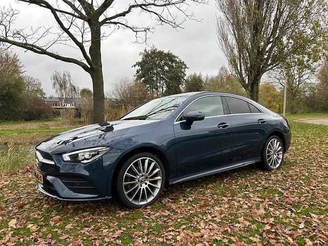 Blauw Gebruikt 2022 Mercedes CLA250 AMG line Sedan | € 32.950 (Goede deal) - Afbeelding 1/4