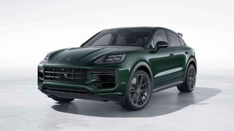 Kleur naar keuze: jetgroen metallic Gebruikt 2024 Porsche Cayenne Turbo E-Hybrid SUV | € 214.900 (Duur) - Afbeelding 1/4