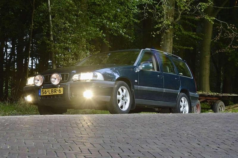 Blauw Gebruikt 1999 Volvo XC70 Comfort SUV | € 3.750 - Afbeelding 1/4