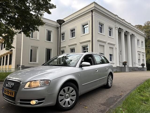 Grijs Gebruikt 2006 Audi A4 Business Stationwagen | € 1.950 (Eerlijke prijs) - Afbeelding 1/4