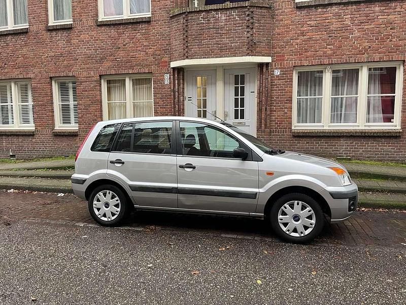 Occasion Ford Fusion Trend 101 PK (74 kW) 2007 Zilver MPV