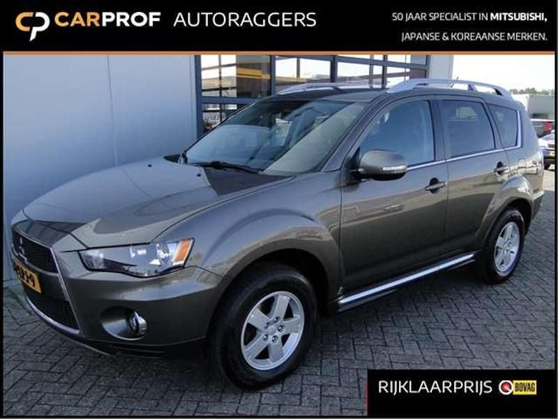 Bruin Gebruikt 2010 Mitsubishi Outlander Edition SUV | € 8.945 (Eerlijke prijs) - Afbeelding 1/4