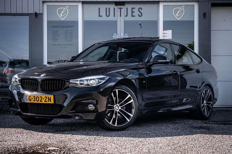 Zwart Gebruikt 2020 BMW 320 Gran Turismo M Sport Hatchback | € 27.500 (Eerlijke prijs) - Afbeelding 1/4
