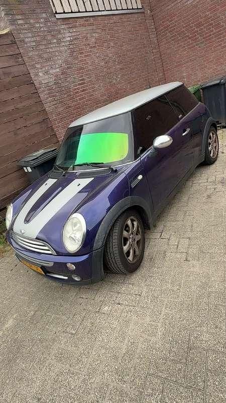 Paars Occasion 2006 Mini Cooper Hatchback | € 2.750 (Eerlijke prijs) - Afbeelding 1/4