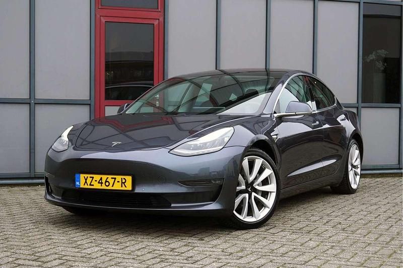 Grijs Occasion 2019 Tesla Model 3 Long Range AWD Sedan | € 21.400 (Eerlijke prijs) - Afbeelding 1/4