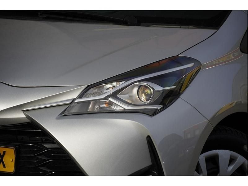 Occasion Toyota Yaris Active 74 PK (54 kW) 2019 Grijs Hatchback