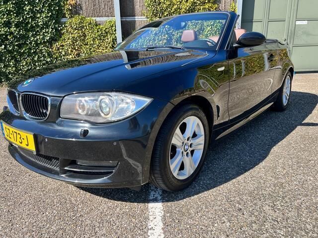 Zwart Gebruikt 2009 BMW 118 Cabriolet Executive Cabriolet | € 7.950 (Goede deal) - Afbeelding 1/4