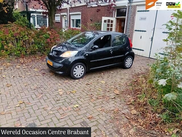 Zwart Gebruikt 2008 Peugeot 107 Urban Move Hatchback | € 1.449 (Eerlijke prijs) - Afbeelding 1/4