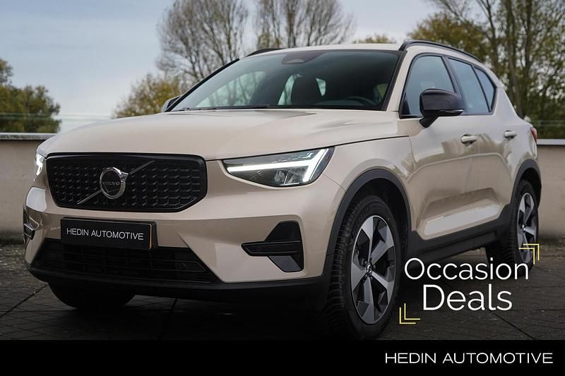 Bruin Occasion 2025 Volvo XC40 Plus SUV | € 44.995 (Iets duurder) - Afbeelding 1/4