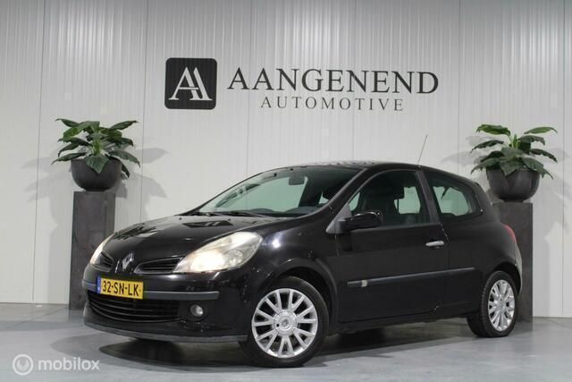 Zwart Gebruikt 2006 Renault Clio II Authentique Hatchback | € 1.495 (Eerlijke prijs) - Afbeelding 1/4