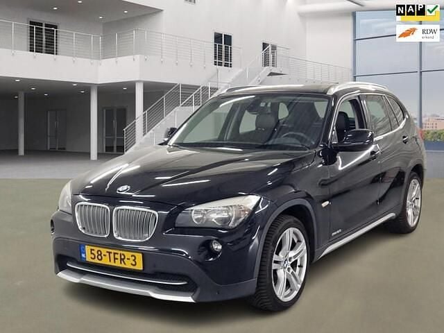 Zwart Gebruikt 2012 BMW X1 SUV | € 9.999 (Super prijs) - Afbeelding 1/4