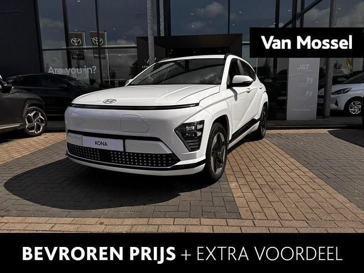 Wit Nieuw 2025 Hyundai Kona Comfort SUV | € 38.940 - Afbeelding 1/3