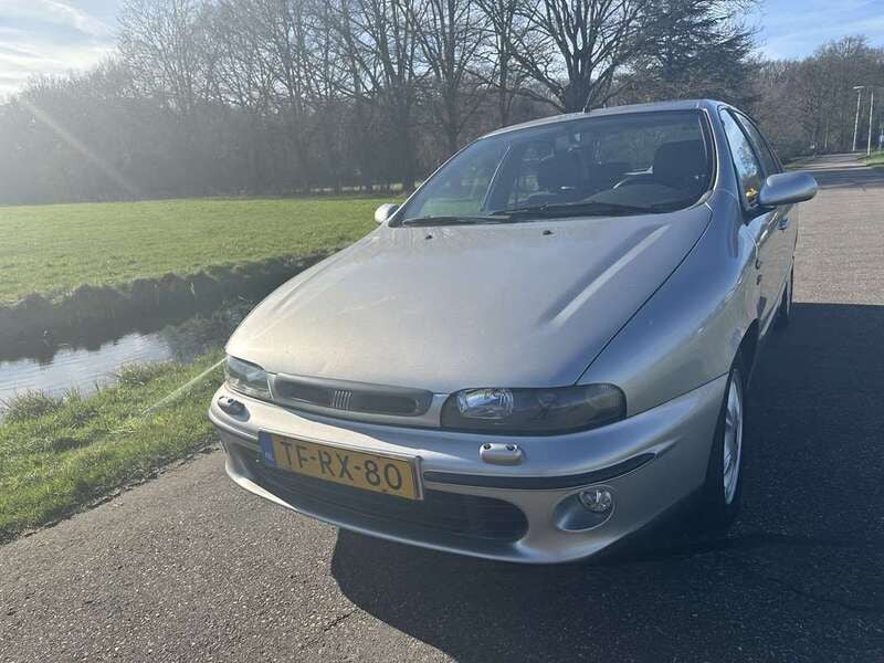 Zilver Gebruikt 1998 Fiat Marea Sedan | € 4.500 - Afbeelding 1/4