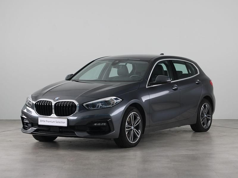 Grijs Occasion 2020 BMW 118 Executive Hatchback | € 24.450 (Eerlijke prijs) - Afbeelding 1/4