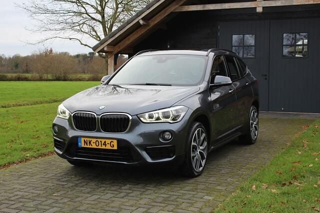 Grijs Gebruikt 2017 BMW X1 SUV | € 14.900 (Goede deal) - Afbeelding 1/4
