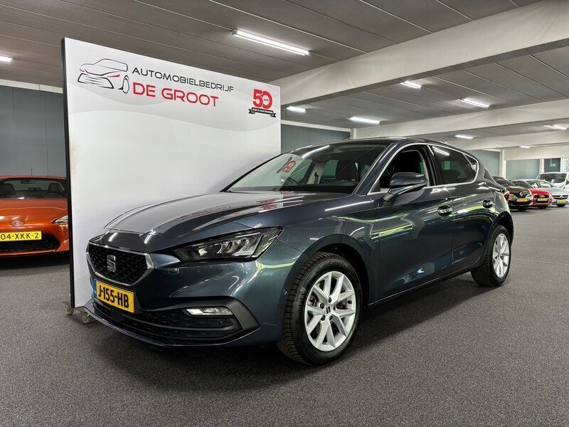 Grijs Gebruikt 2020 Seat Leon Style Hatchback | € 18.450 (Eerlijke prijs) - Afbeelding 1/4