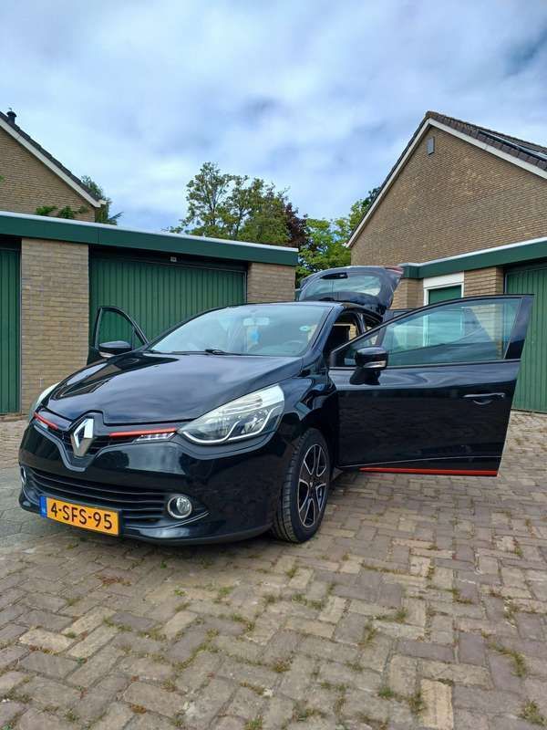 Zwart Gebruikt 2013 Renault Clio IV Expression Hatchback | € 5.499 (Eerlijke prijs) - Afbeelding 1/4